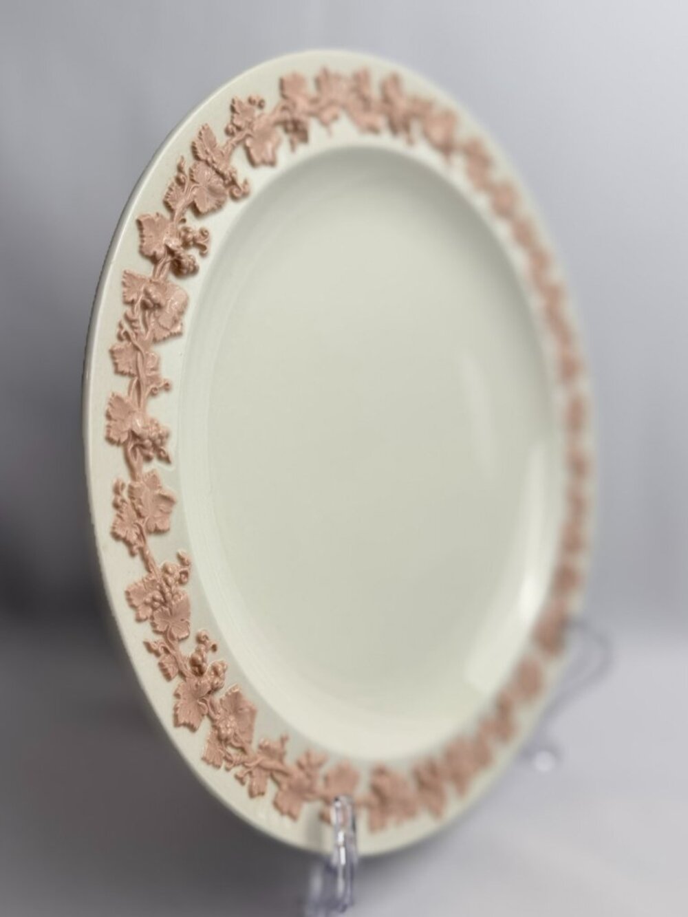 Wedgwood Pink Embossed Queen’s Ware 10” Cake Plate Vintage Grapevine Border 1948
